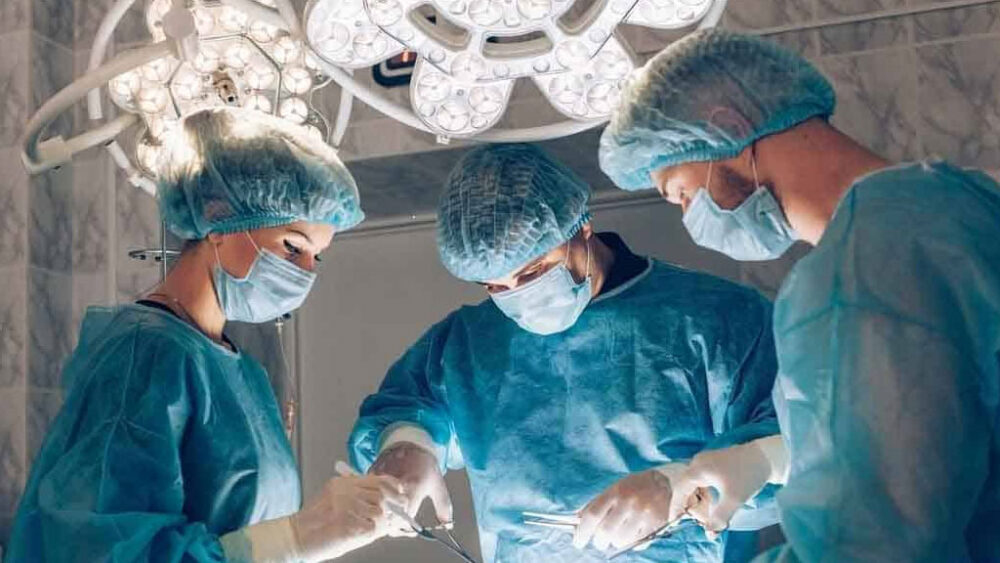 بهترین دکترهای جراحی شقاق در زند شیراز