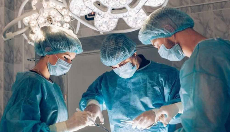 بهترین دکترهای جراحی شقاق در زند شیراز